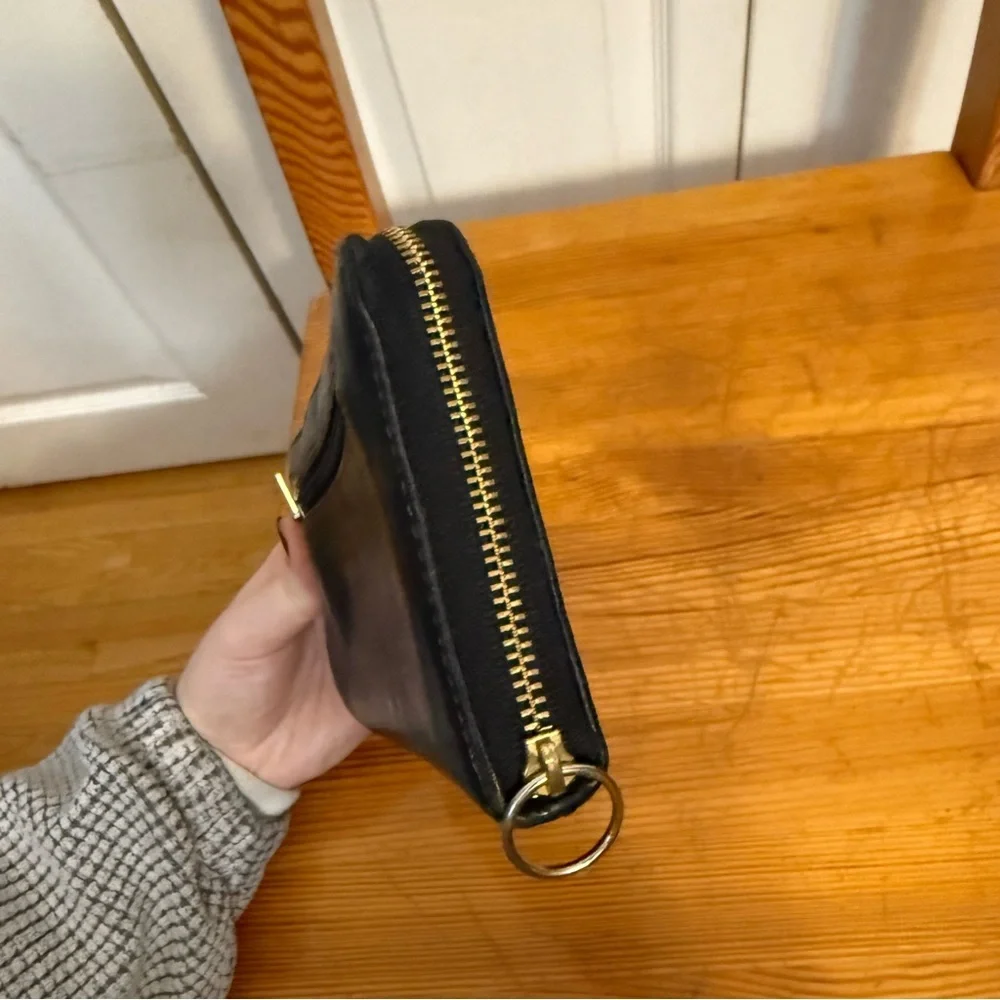 Fossil Black Leather Zip Wallet - Picture 6 of 7